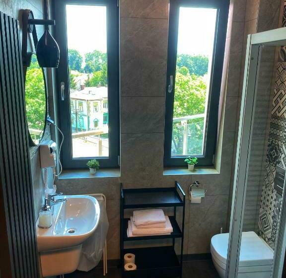 דירת חדר, Sanova