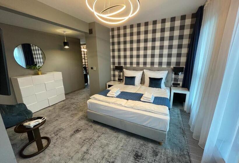 スタンダードルーム, Sanova