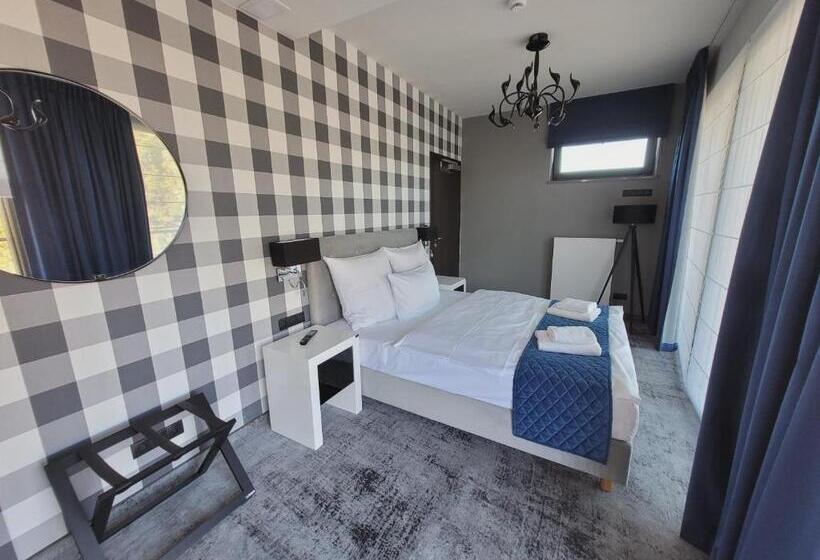 חדר סטנדרט, Sanova