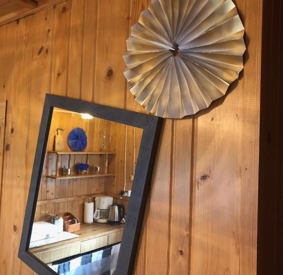 בקתת חדר, Tleniowo