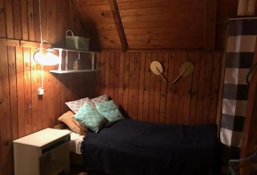 Mökki 1 Makuuhuone, Tleniowo