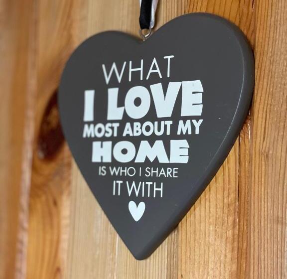 חדר אקונומי, Tleniowo