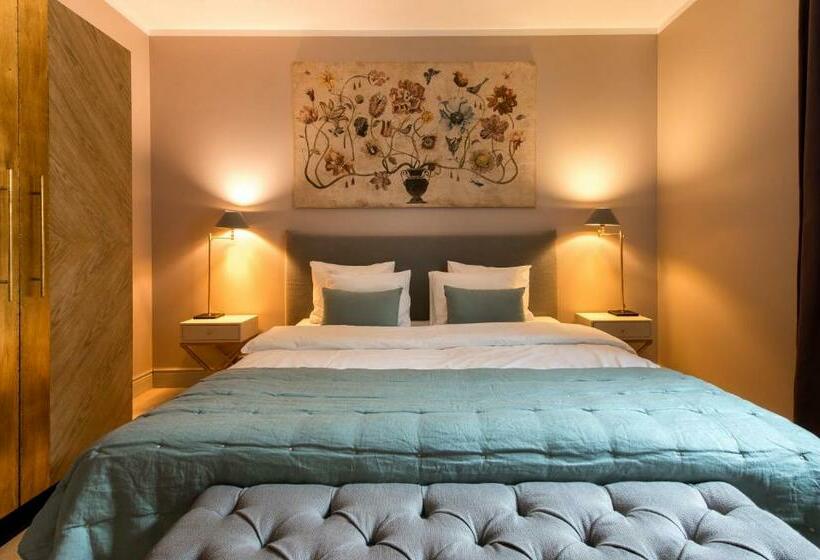 套房, Zamek Sarny Schloss Scharfeneck