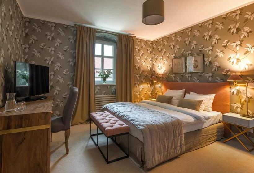 豪华房间, Zamek Sarny Schloss Scharfeneck