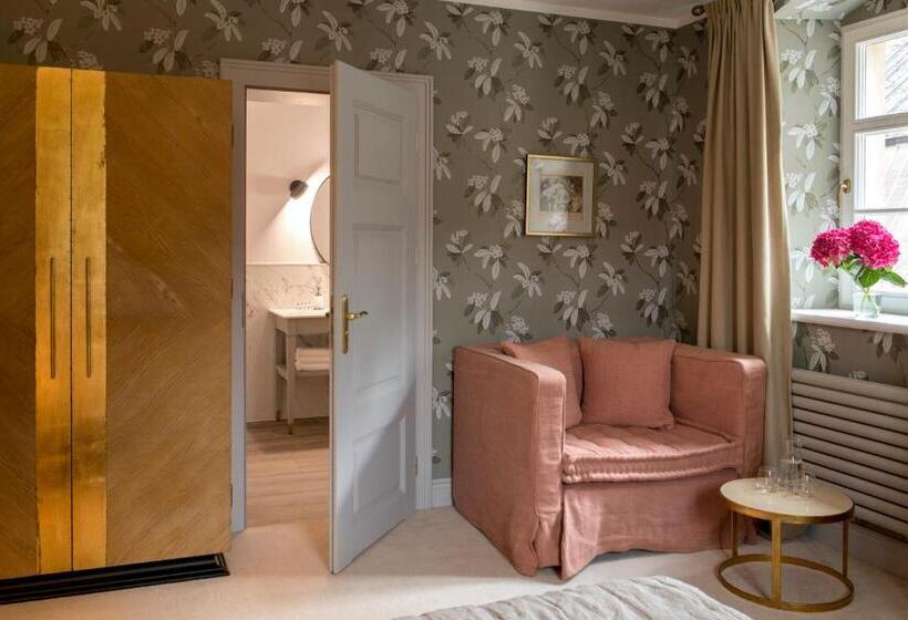 Номер Deluxe, Zamek Sarny   Schloss Scharfeneck