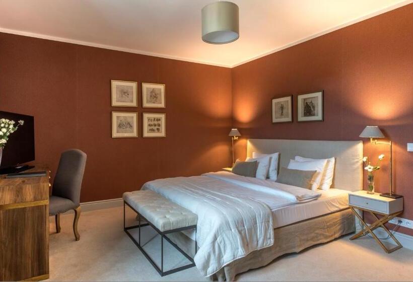 豪华房间, Zamek Sarny Schloss Scharfeneck