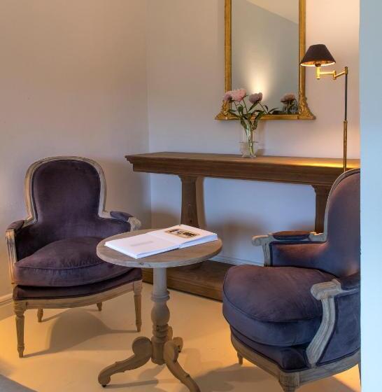 四人豪华间, Zamek Sarny Schloss Scharfeneck