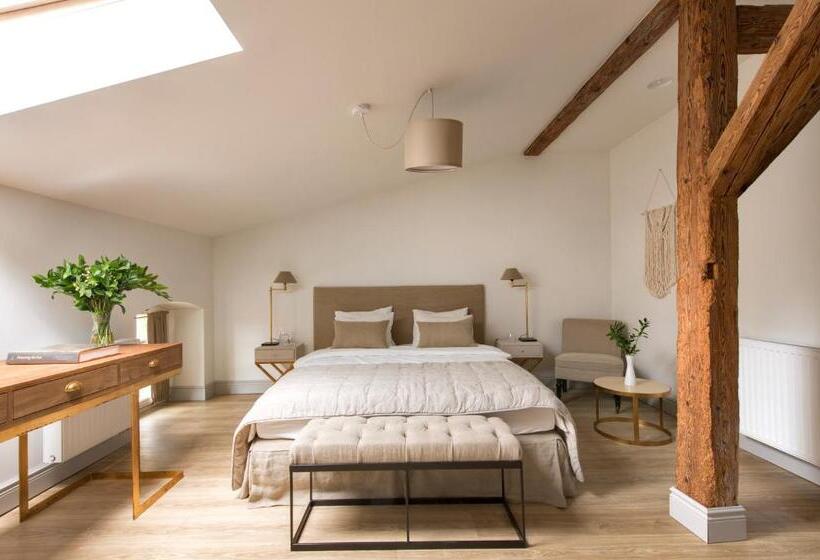 豪华房间, Zamek Sarny Schloss Scharfeneck