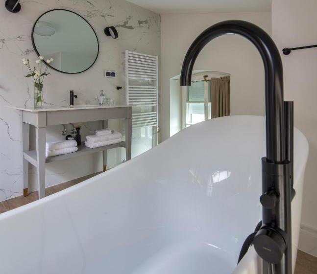 豪华房间, Zamek Sarny Schloss Scharfeneck