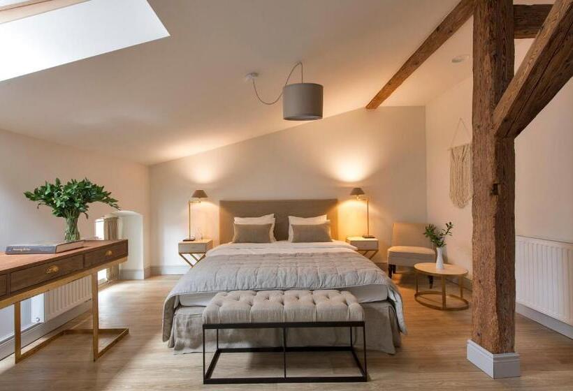 Номер Deluxe, Zamek Sarny   Schloss Scharfeneck