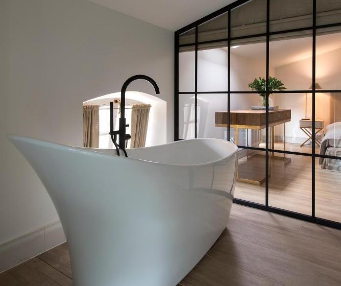 豪华房间, Zamek Sarny Schloss Scharfeneck