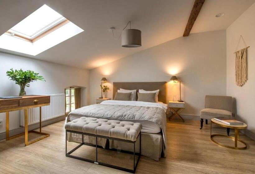 Номер Deluxe, Zamek Sarny   Schloss Scharfeneck