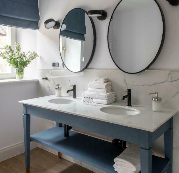 套房, Zamek Sarny Schloss Scharfeneck