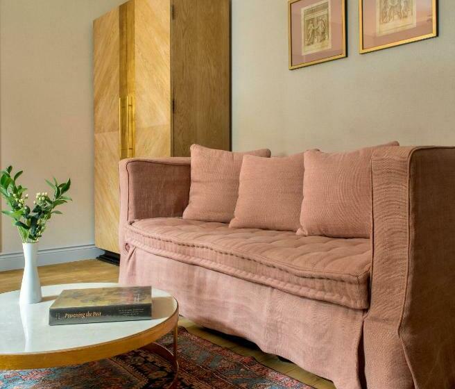 套房, Zamek Sarny Schloss Scharfeneck