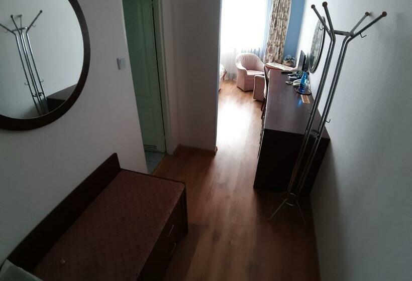 חדר סטנדרט, Drawa