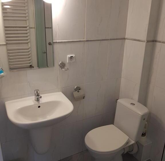 スタンダードトリプルルーム, Motel Duet