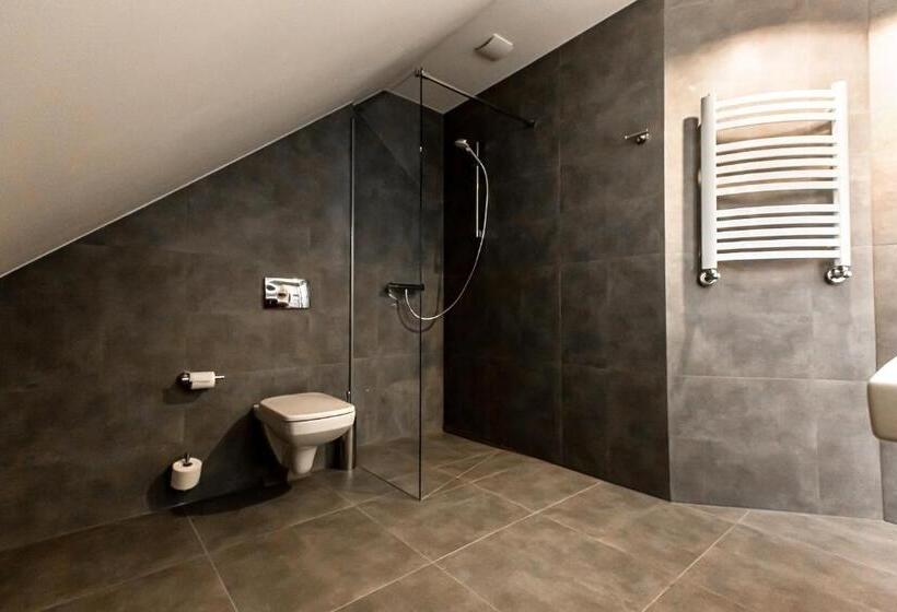 غرفة ديلوكس, Zodiak