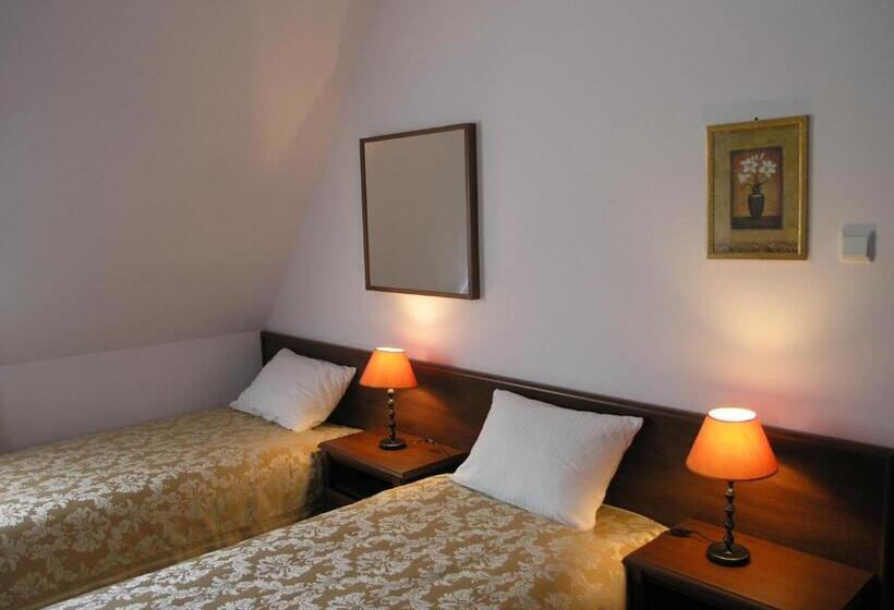 带共用浴室的标准房间, Pałac Chojnata