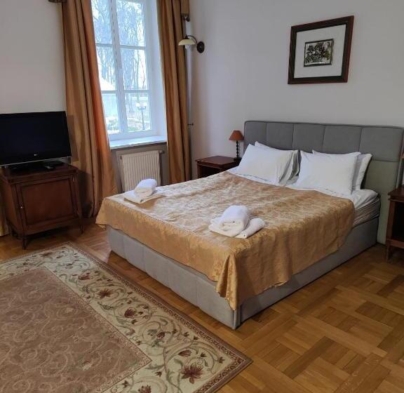 غرفة ديلوكس, Pałac Chojnata