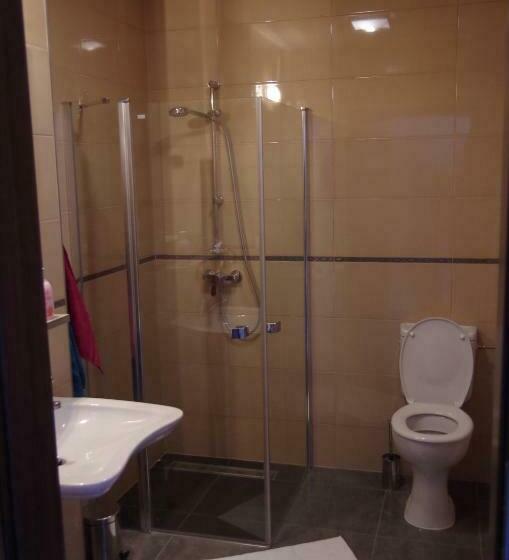 スタンダードルーム, Willa Rembisz