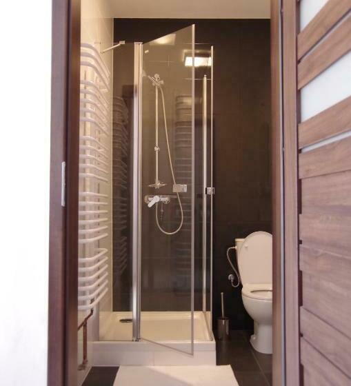 スタンダードルーム, Willa Rembisz