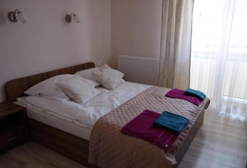 スタンダードルーム, Willa Rembisz