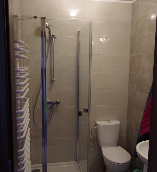 スタンダードルーム, Willa Rembisz