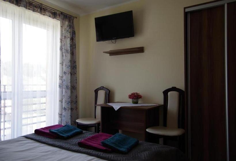 スタンダードルーム, Willa Rembisz