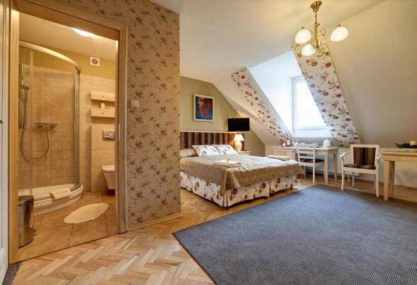 豪华三人间, Pensjonat Kościuszko