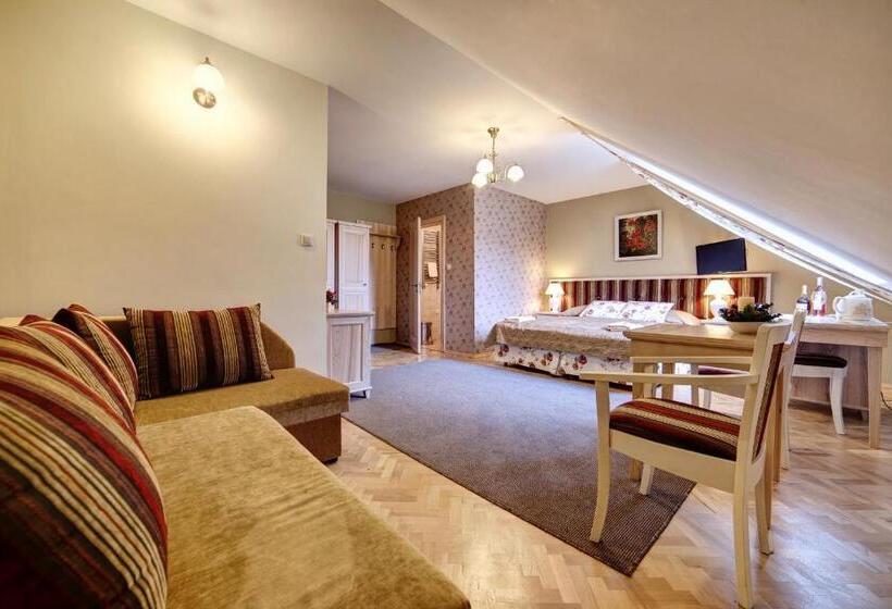 豪华三人间, Pensjonat Kościuszko