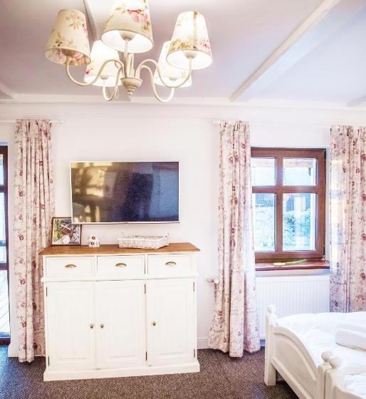 חדר משפחתי, Chata Pogaduchy