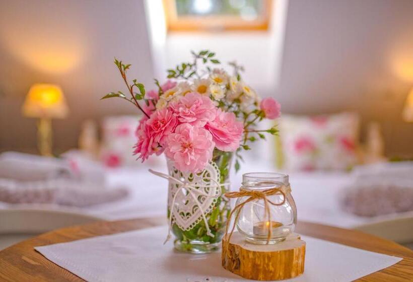 חדר סטנדרט לשלושה, Chata Pogaduchy