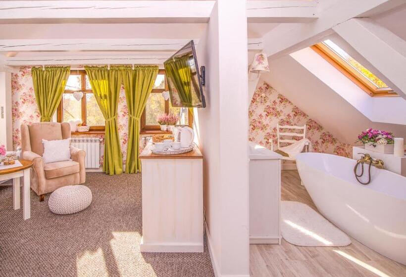 חדר סטנדרט לשלושה, Chata Pogaduchy