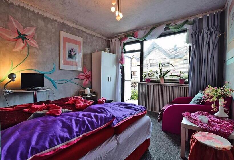 プレミアムルーム, Dom Tu I Teraz