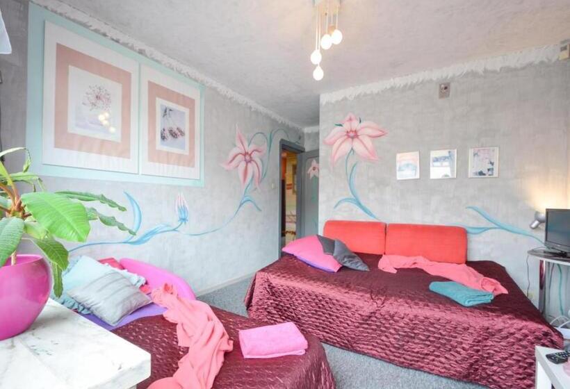 プレミアムルーム, Dom Tu I Teraz