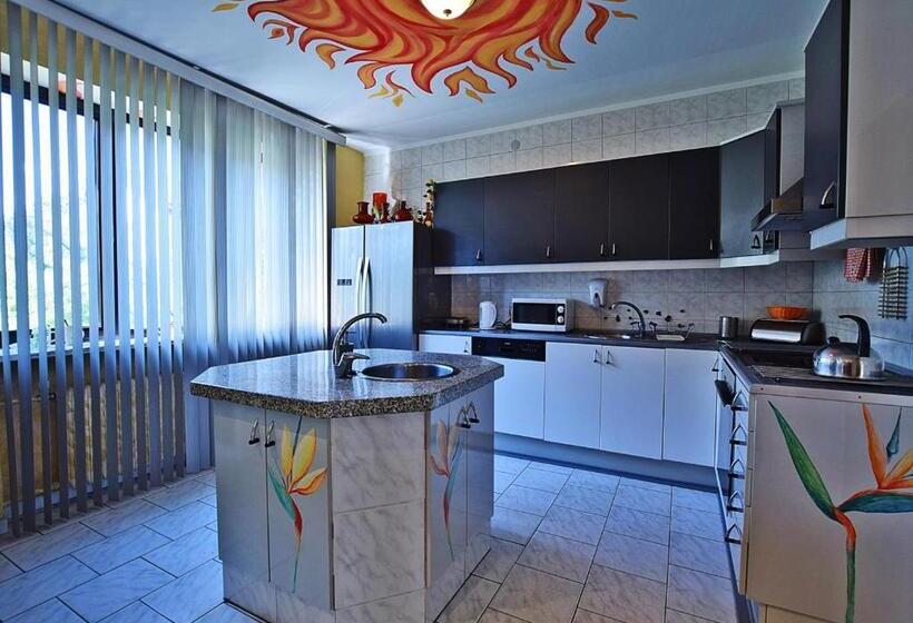 2ベッドルームアパートメント, Dom Tu I Teraz