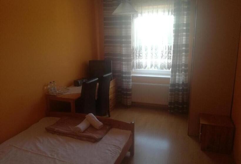 Номер Стандарт, Restauracja Hotel Nova