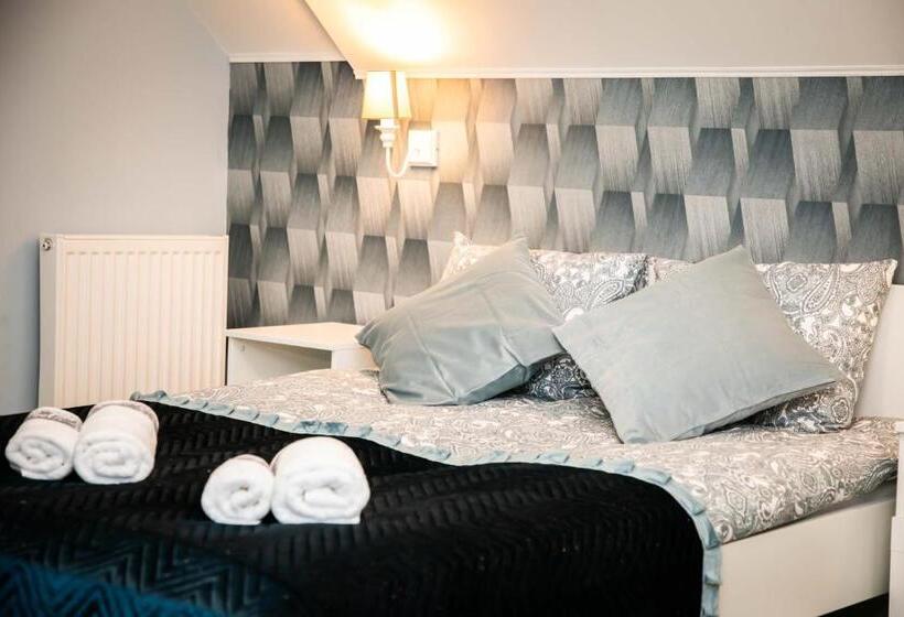 חדר סטנדרטי לשלושה עם נוף, Zajazd Bombonierka