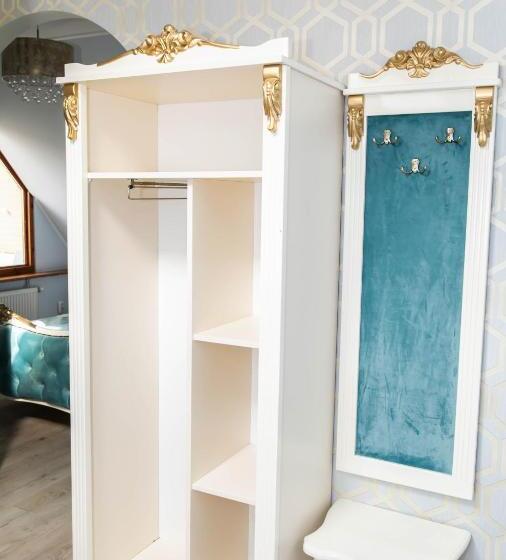 סטודיו משפחתי, Zajazd Bombonierka