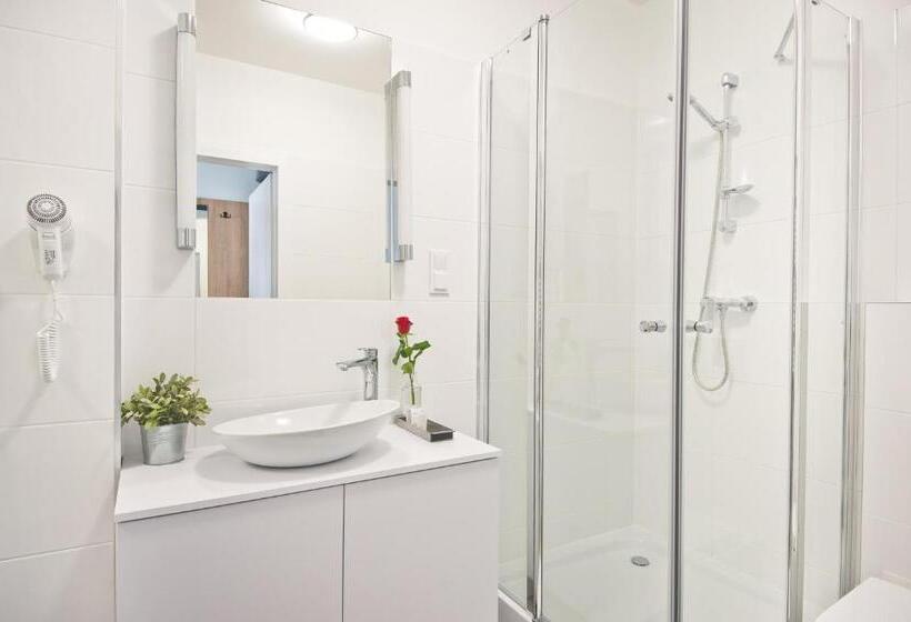 اتاق لوکس با بالکن, Apartamenty Gostyń