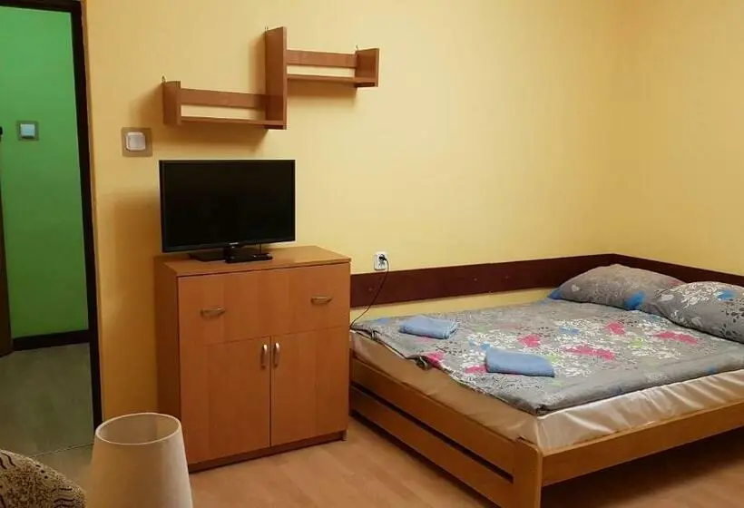 Standard Kolmen Hengen Huone Parveke, Dom Wczasowy Przy Skałkach
