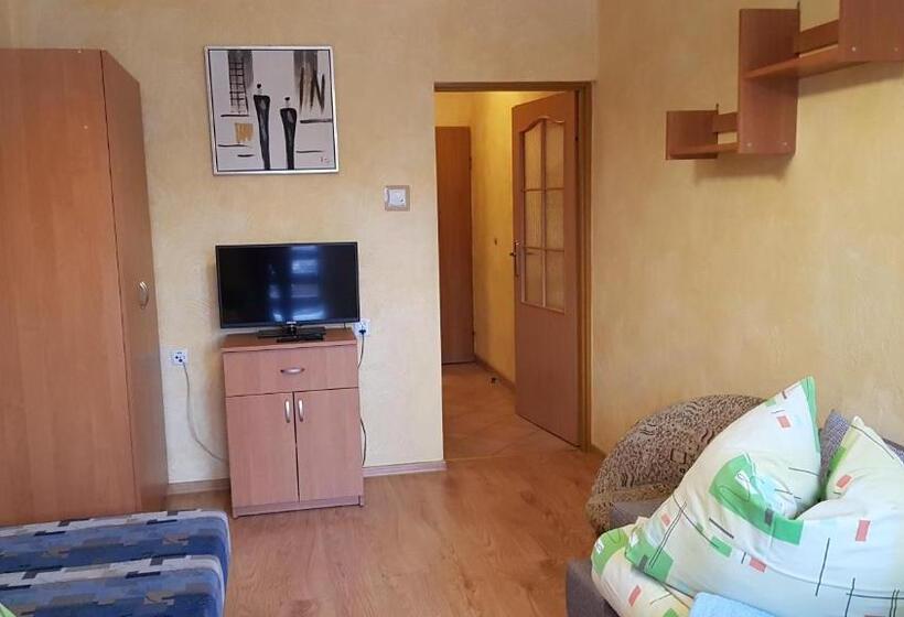 バルコニー付きスタンダードトリプルルーム, Dom Wczasowy Przy Skałkach