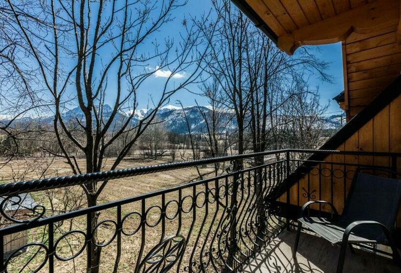 اتاق استاندارد با چشم‌انداز کوهستان, Dworek Pod Giewontem