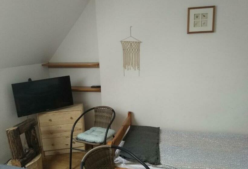 חדר קלאסי לשלושה, Gosciniec Wydminy