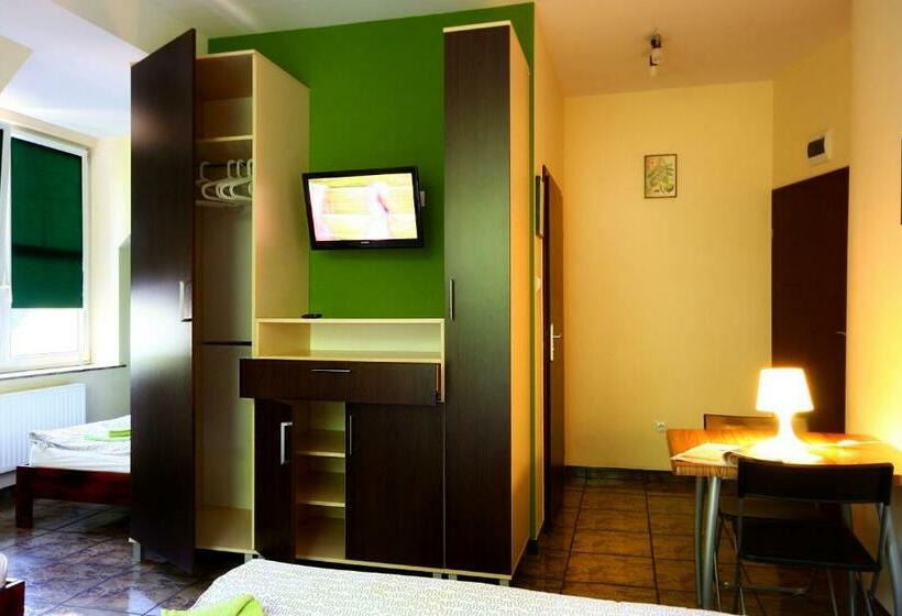 חדר סטנדרט לשלושה, Pensjonat Pod Kasztanami