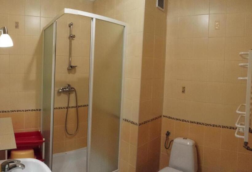 اتاق خانوادگی, Pokoje Gościnne Akacja