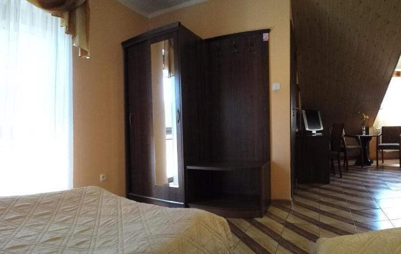 اتاق خانوادگی, Pokoje Gościnne Akacja