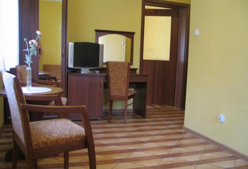 استودیو خانوادگی, Pokoje Gościnne Akacja