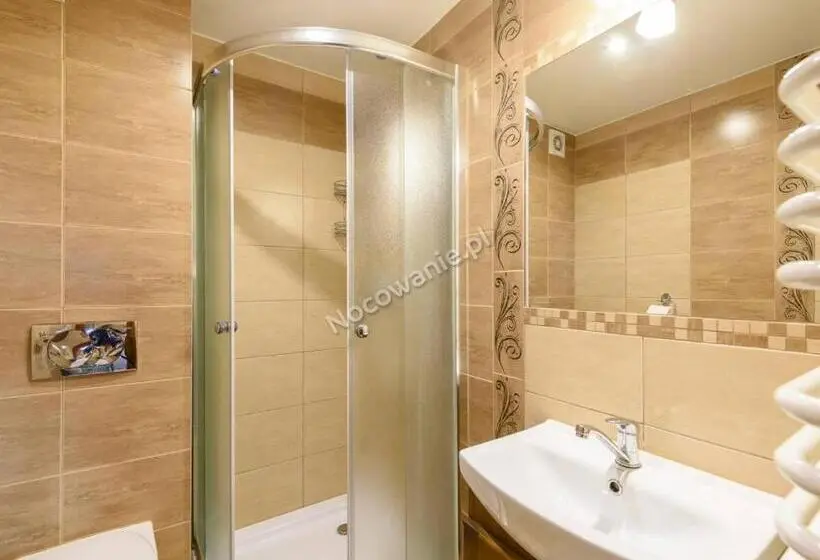 Deluxe-huoneisto 1 Makuuhuone, Pokoje Gościnne Zosia