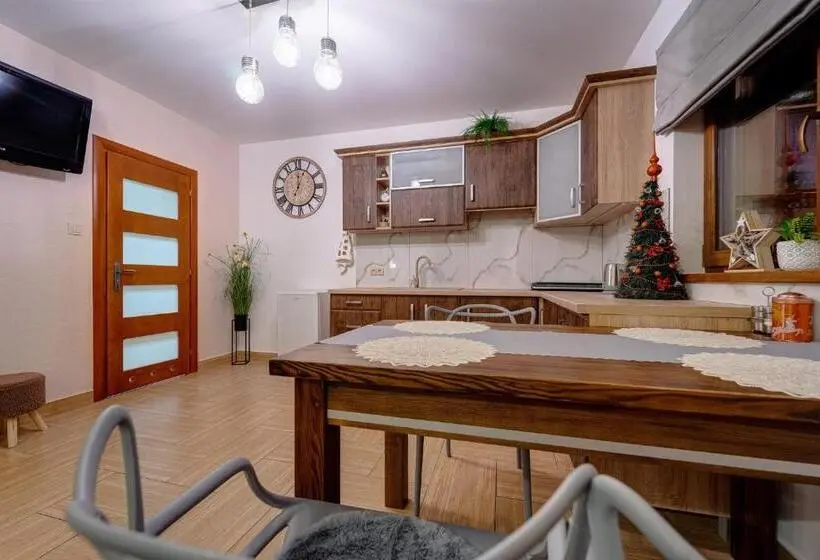 Huoneisto 1 Makuuhuone, Pokoje Gościnne Zosia